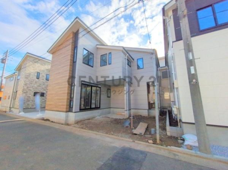 �_�ސ쌧������s��̐V�z��ˌ��Ă̑O�ʓ��H�܂ތ��n�ʐ^