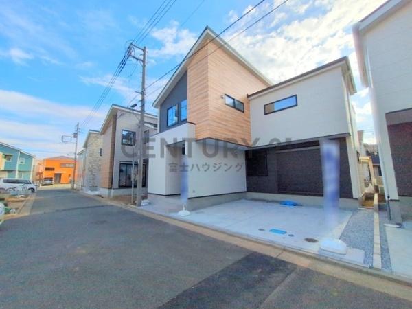 �_�ސ쌧������s��̐V�z��ˌ��Ă̑O�ʓ��H�܂ތ��n�ʐ^