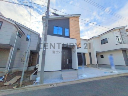 �_�ސ쌧������s��̐V�z��ˌ��Ă̑O�ʓ��H�܂ތ��n�ʐ^