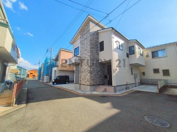 �_�ސ쌧������s��̐V�z��ˌ��Ă̑O�ʓ��H�܂ތ��n�ʐ^