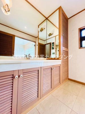 _ސ쌧qsKl5ڂ̒ÈˌĂ̐ʑEʏ