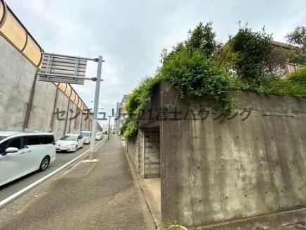 _ސ쌧sJ̓yn̑OʓH܂ތnʐ^