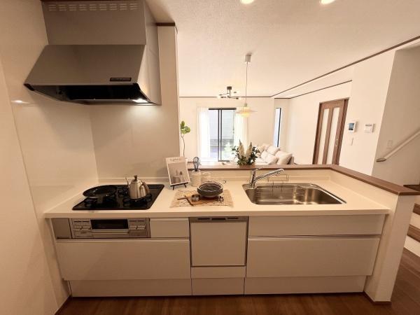 �_�ސ쌧����s�����C��6���ڂ̐V�z��ˌ��ẴL�b�`��