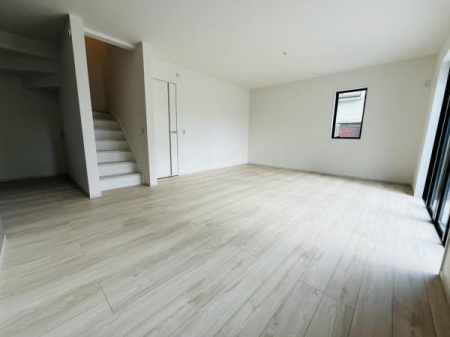 �_�ސ쌧������s����1���ڂ̐V�z��ˌ��Ẵ��r���O