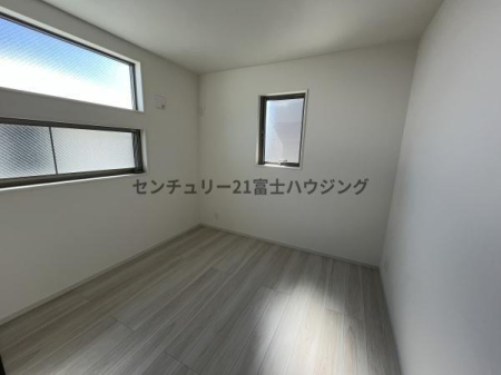 �_�ސ쌧������s���5���ڂ̐V�z��ˌ��Ă̐Q��