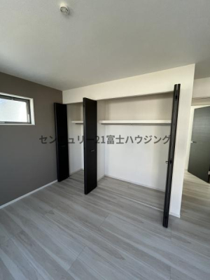 �_�ސ쌧������s���5���ڂ̐V�z��ˌ��Ă̎��[