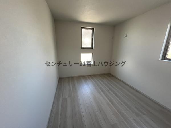 �_�ސ쌧������s���5���ڂ̐V�z��ˌ��Ă̐Q��