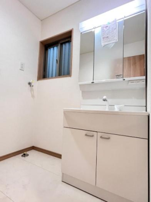 �_�ސ쌧����s�ΐ�5���ڂ̒��È�ˌ��Ă̐��ʑ�E���ʏ�