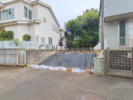 �_�ސ쌧������s�H��1���ڂ̐V�z��ˌ��Ă̑O�ʓ��H�܂ތ��n�ʐ^