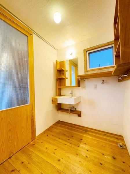 _ސ쌧sCݖk3ڂ̒ÈˌĂ̐ʑEʏ