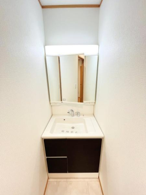 _ސ쌧s{3ڂ̐VzˌĂ̐ʑEʏ