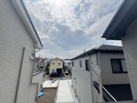 �_�ސ쌧������s���C�ݓ�4���ڂ̐V�z��ˌ��Ă̏Z�˂���̒��]�ʐ^