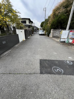 �_�ސ쌧������s���C�ݓ�4���ڂ̐V�z��ˌ��Ă̑O�ʓ��H�܂ތ��n�ʐ^