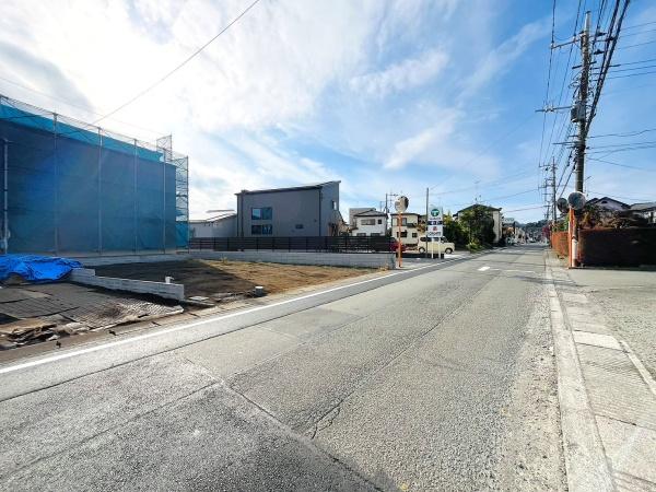 �_�ސ쌧���͌��s�΋挴�h3���ڂ̓y�n�̑O�ʓ��H�܂ތ��n�ʐ^