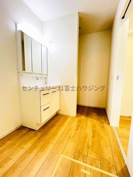 _ސ쌧s̐VzˌĂ̐ʑEʏ