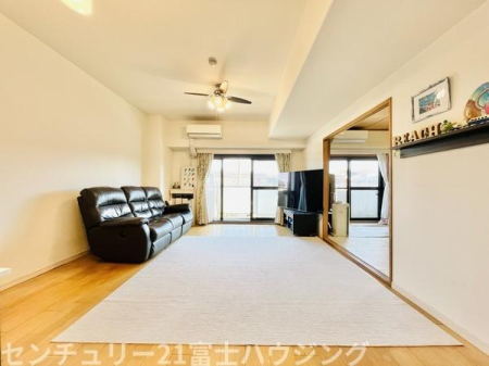 �_�ސ쌧����s�ғ��V��3���ڂ̒��Ã}���V�����̃��r���O