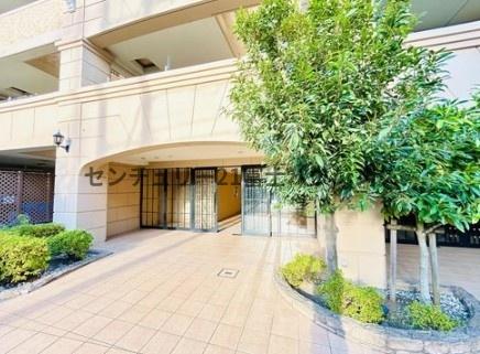 �_�ސ쌧����s�勘3���ڂ̒��Ã}���V�����̃G���g�����X