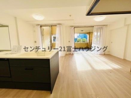 �_�ސ쌧����s�勘3���ڂ̒��Ã}���V�����̃��r���O