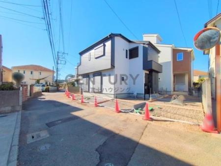 �_�ސ쌧������s�����u2���ڂ̐V�z��ˌ��Ă̑O�ʓ��H�܂ތ��n�ʐ^