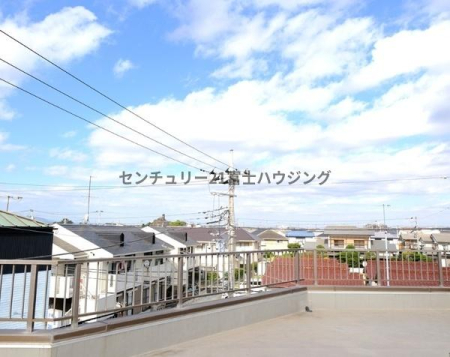 �_�ސ쌧������s�l�V���̒��È�ˌ��Ă̏Z�˂���̒��]�ʐ^