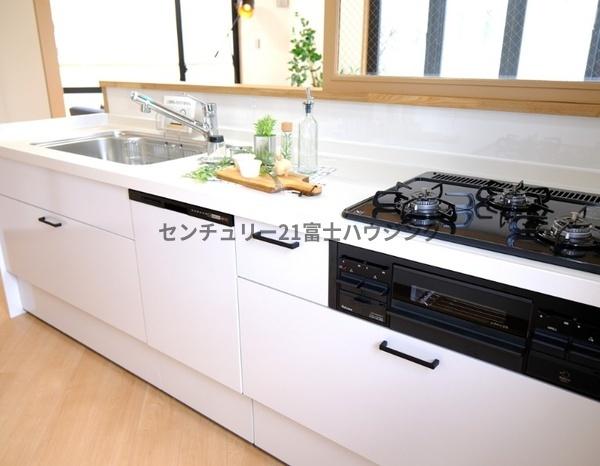 �_�ސ쌧������s�l�V���̒��È�ˌ��ẴL�b�`��