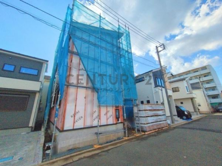 �_�ސ쌧������s��̐V�z��ˌ��Ă̑O�ʓ��H�܂ތ��n�ʐ^