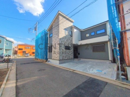 �_�ސ쌧������s��̐V�z��ˌ��Ă̑O�ʓ��H�܂ތ��n�ʐ^