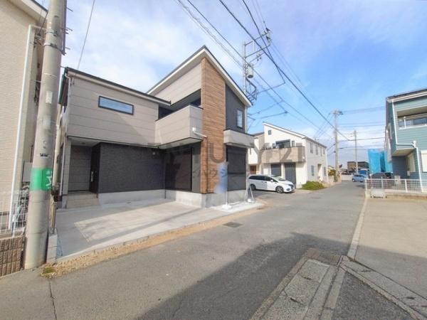 �_�ސ쌧������s��̐V�z��ˌ��Ă̑O�ʓ��H�܂ތ��n�ʐ^