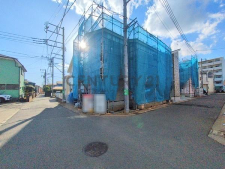 �_�ސ쌧������s��̐V�z��ˌ��Ă̑O�ʓ��H�܂ތ��n�ʐ^