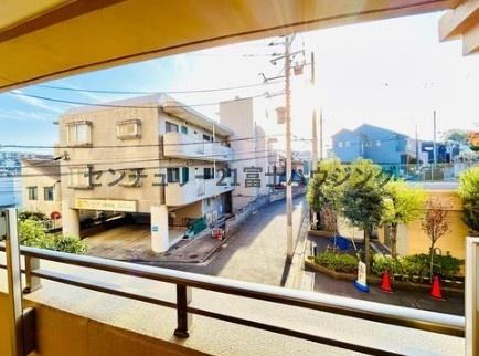 �_�ސ쌧����s�勘3���ڂ̒��Ã}���V�����̏Z�˂���̒��]�ʐ^