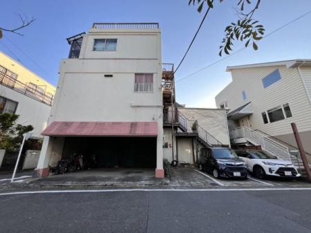 _ސ쌧qsD2ڂ̓yn̑OʓH܂ތnʐ^