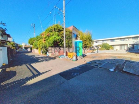 �_�ސ쌧������s���C�ݓ�4���ڂ̐V�z��ˌ��Ă̑O�ʓ��H�܂ތ��n�ʐ^