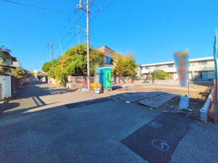 �_�ސ쌧������s���C�ݓ�4���ڂ̐V�z��ˌ��Ă̑O�ʓ��H�܂ތ��n�ʐ^