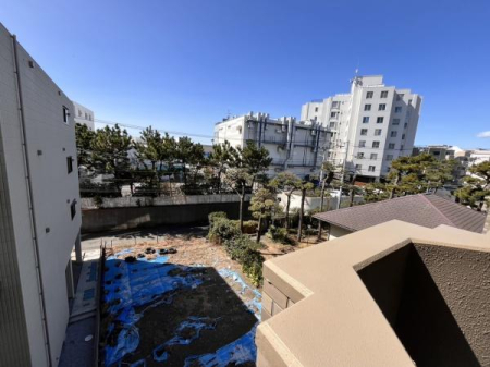 �_�ސ쌧����s�А��C��2���ڂ̒��Ã}���V�����̏Z�˂���̒��]�ʐ^