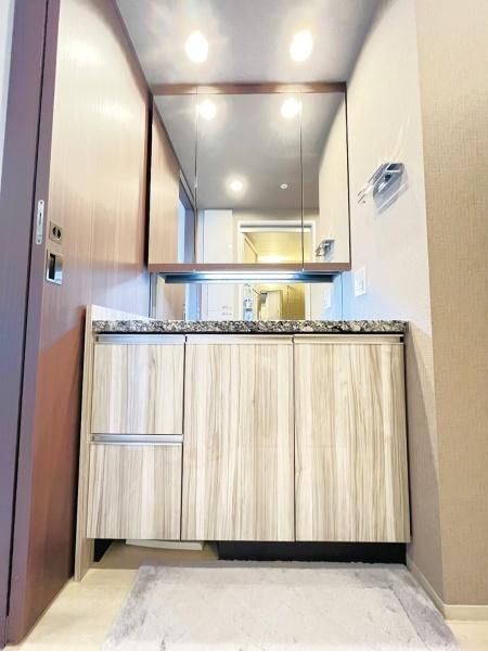 �_�ސ쌧���l�s��q��X6���ڂ̒��Ã}���V�����̐��ʑ�E���ʏ�