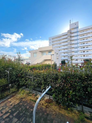 �_�ސ쌧������s����1���ڂ̒��Ã}���V�����̏Z�˂���̒��]�ʐ^