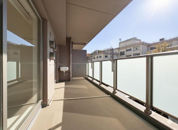 �_�ސ쌧����s�얼�̒��Ã}���V�����̃o���R�j�[