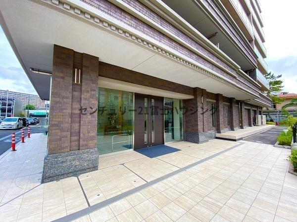 �_�ސ쌧����s�얼�̒��Ã}���V�����̃G���g�����X