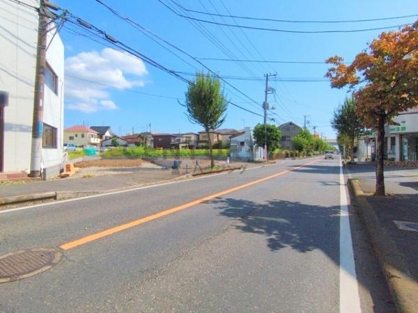 �_�ސ쌧������s����̐V�z��ˌ��Ă̑O�ʓ��H�܂ތ��n�ʐ^