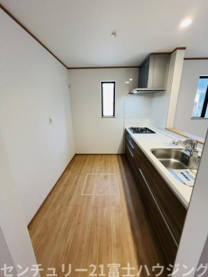 �_�ސ쌧������s����4���ڂ̐V�z��ˌ��ẴL�b�`��