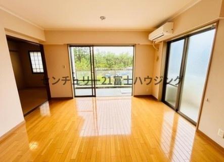 �_�ސ쌧������s���C�ݓ�6���ڂ̒��Ã}���V�����̃��r���O