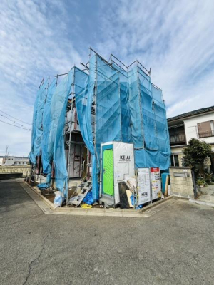 �_�ސ쌧������s�����̐V�z��ˌ��Ă̑O�ʓ��H�܂ތ��n�ʐ^