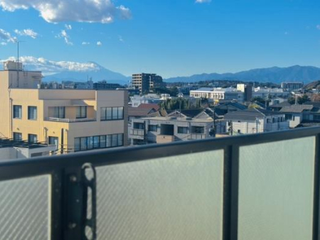 �_�ސ쌧����s����̒��Ã}���V�����̏Z�˂���̒��]�ʐ^