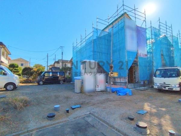 �_�ސ쌧������s���Z���̐V�z��ˌ��Ă̑O�ʓ��H�܂ތ��n�ʐ^