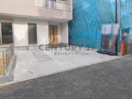 �_�ސ쌧������s�~���̐V�z��ˌ��Ă̒��ԏ�