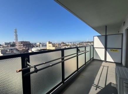 �_�ސ쌧����s����̒��Ã}���V�����̏Z�˂���̒��]�ʐ^