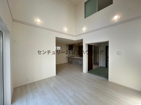 �_�ސ쌧������s�l�{��̐V�z��ˌ��Ẵ��r���O