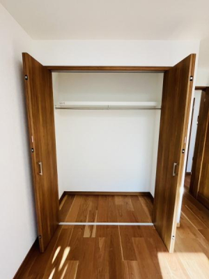 �_�ސ쌧������s�l�|3���ڂ̐V�z��ˌ��Ă̎��[