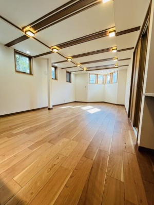 �_�ސ쌧������s�l�|3���ڂ̐V�z��ˌ��Ẵ��r���O