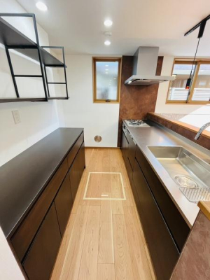 �_�ސ쌧������s�l�|3���ڂ̐V�z��ˌ��ẴL�b�`��